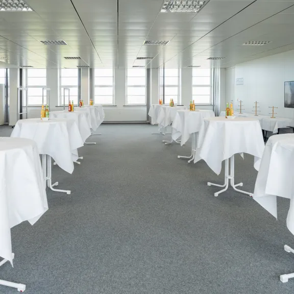 Foyer optional zubuchbar zu den zwei großen Veranstaltungsräumen