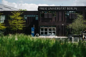 Auf dem Bild ist die Freie Universität Berlin zu sehen