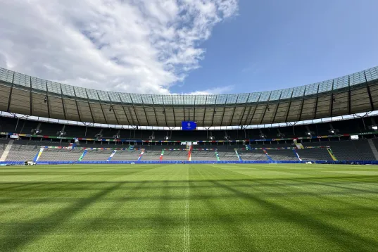 Berliner Olympiastadion von innen zu sehen. 